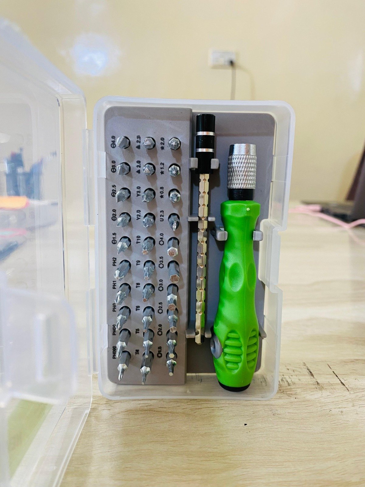 32-in-1 Precision Screwdriver Set – Multi-Bit Repair Tool Kit for Electronics & Home Use - Image 5