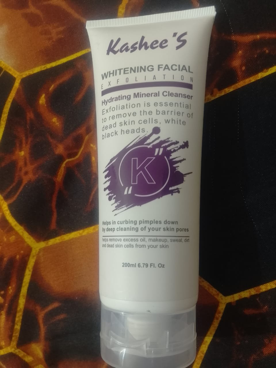 Kashee's Hydrating Mineral Face Wash – Whitening & Brightening Formula - 200ml - Image 4