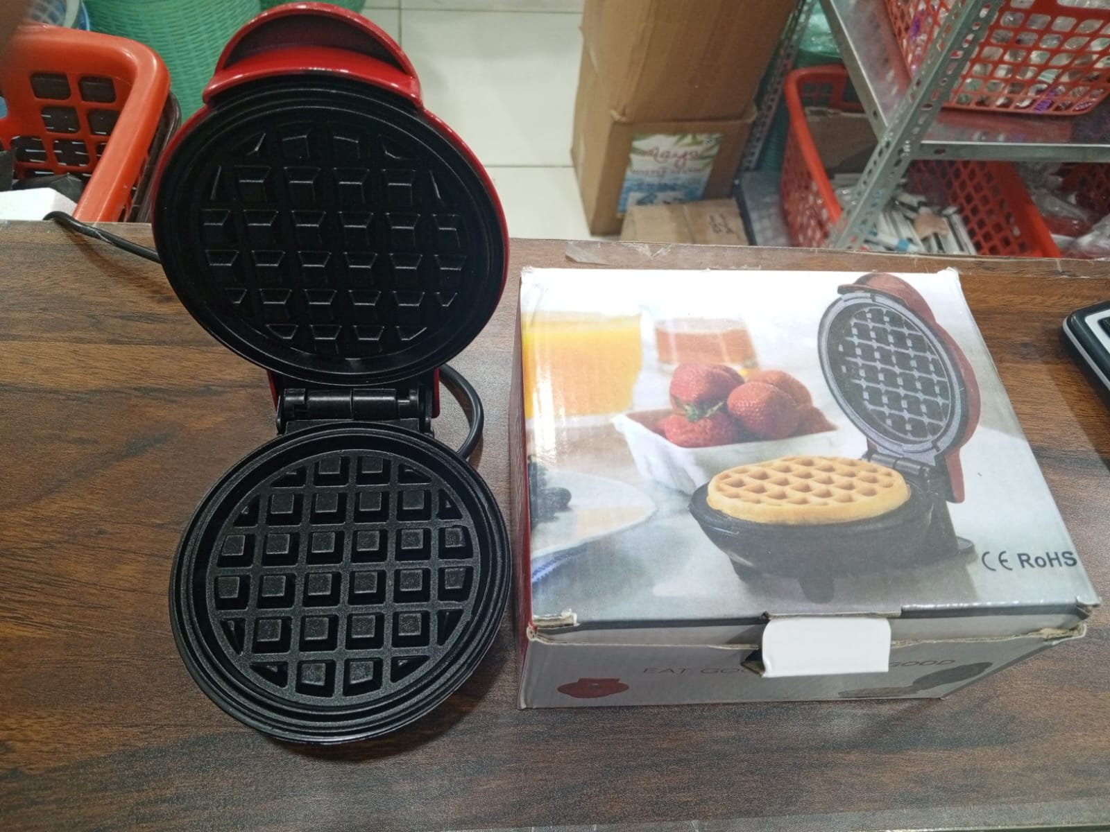 Mini Waffle Maker Breakfast Machine Non Stick Easy Clean (random color ) - Image 5
