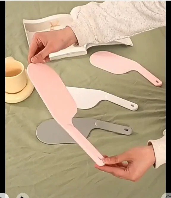 Bed Sheet Tucker – Easy Bed-Making Tool for Neat, Wrinkle-Free Sheets ( Random color )